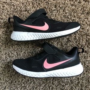 Little girls NIKE black and pink